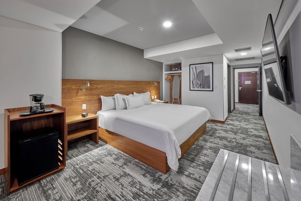 Deluxe Suite, 1 King Bed