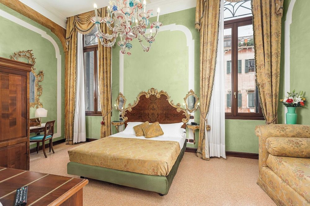 undefined Hotel San Moisè 10