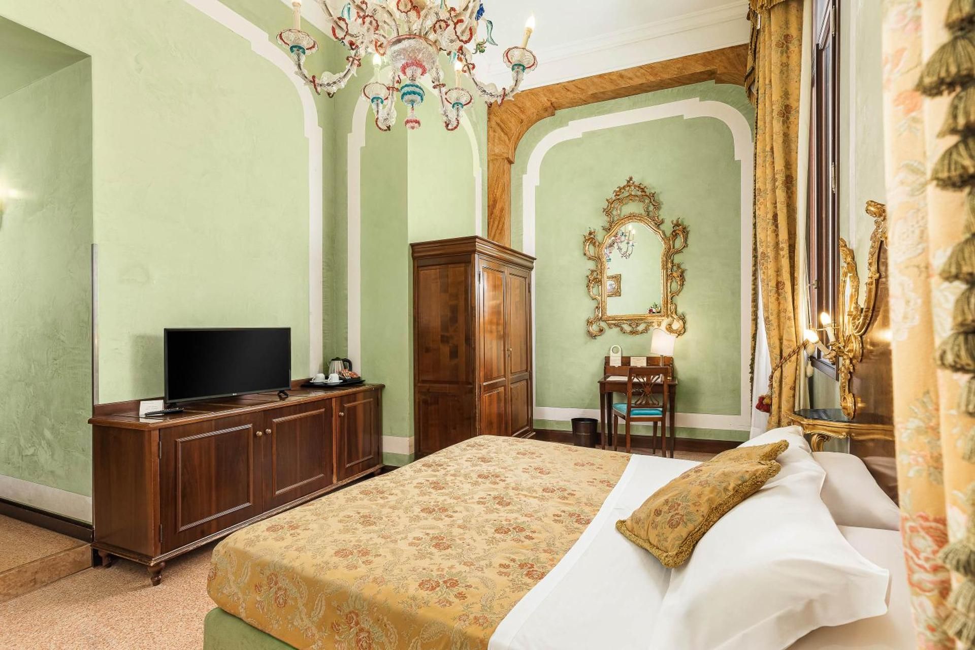 undefined Hotel San Moisè 5