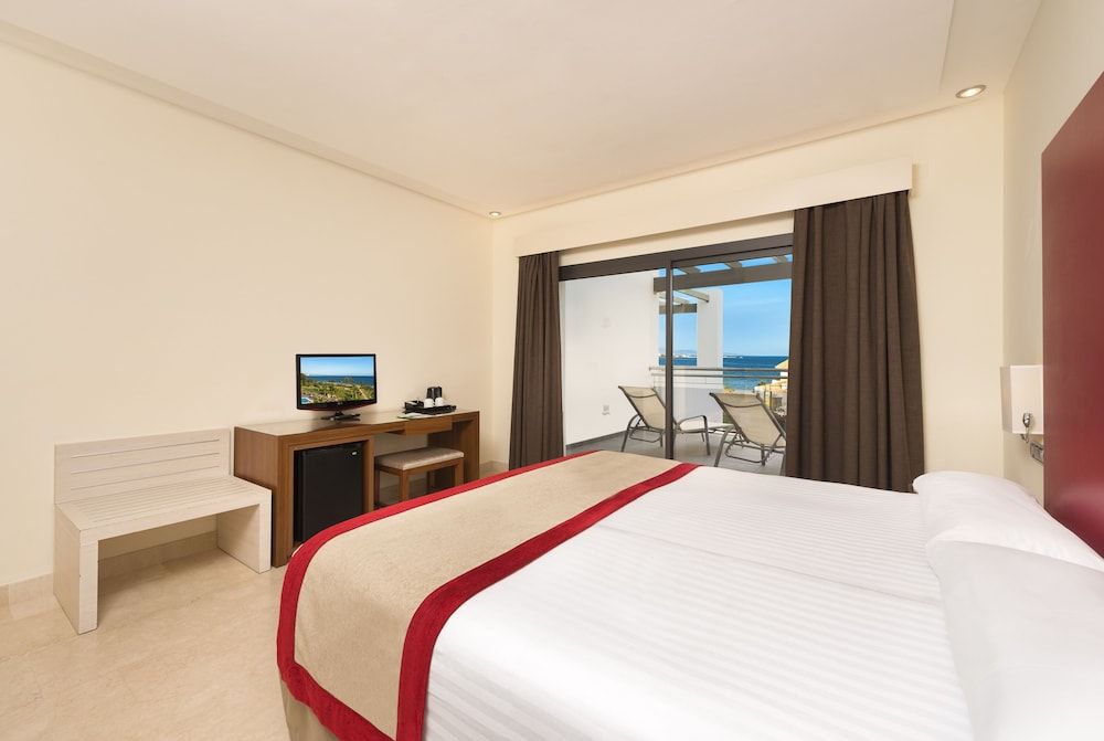 Deluxe Room, Terrace (2 adults + 1 child)