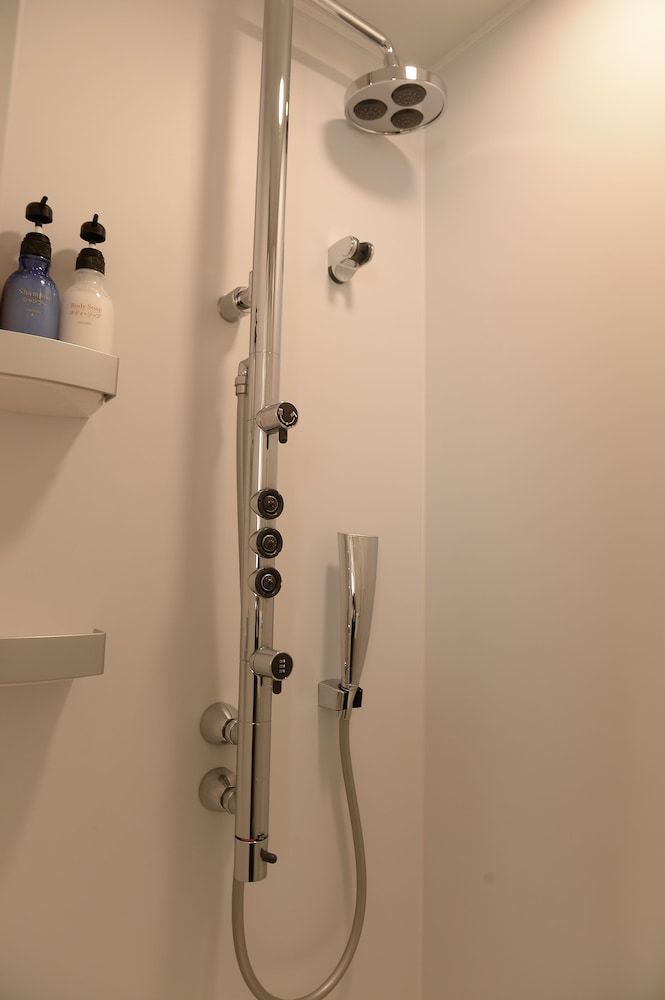 the b akasaka-mitsuke Modern Standard Double Room, Non Smoking 7