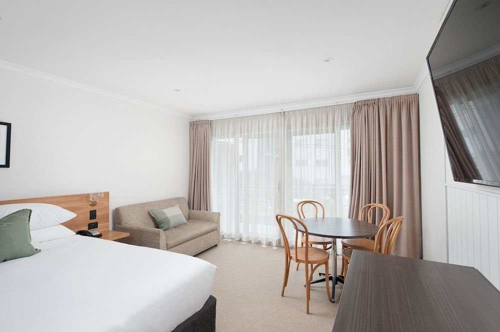 Family Room, Garden View