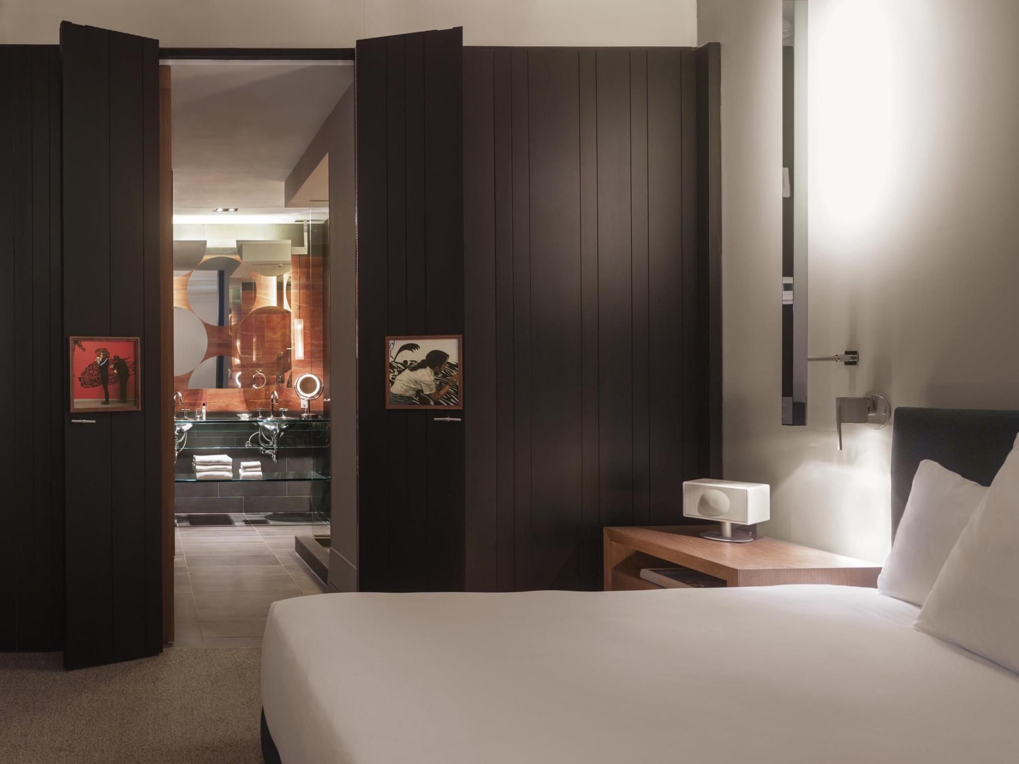 0 King Bed With ADA Shower