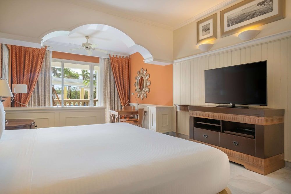 Suite, Pool Access