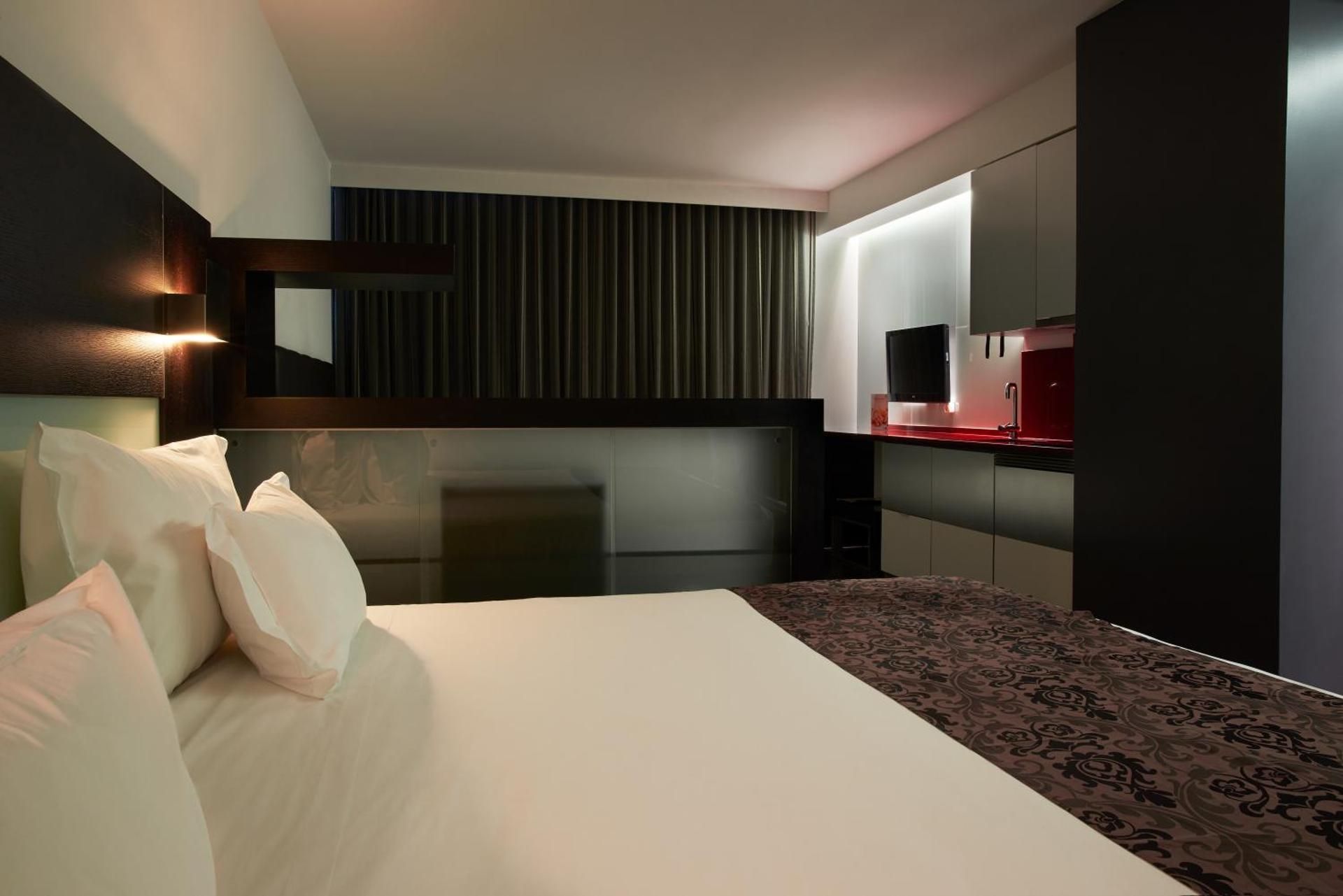 Classic Suite with City View (3 Adults)