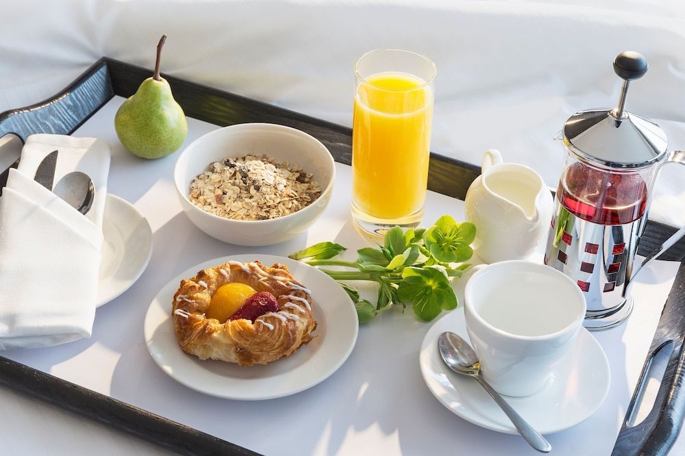 Mercure Melbourne Albert Park Standard Room, 1 King Bed 3