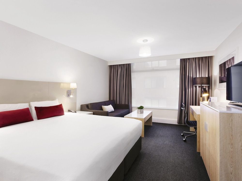 Mercure Melbourne Albert Park Standard Room, 1 King Bed
