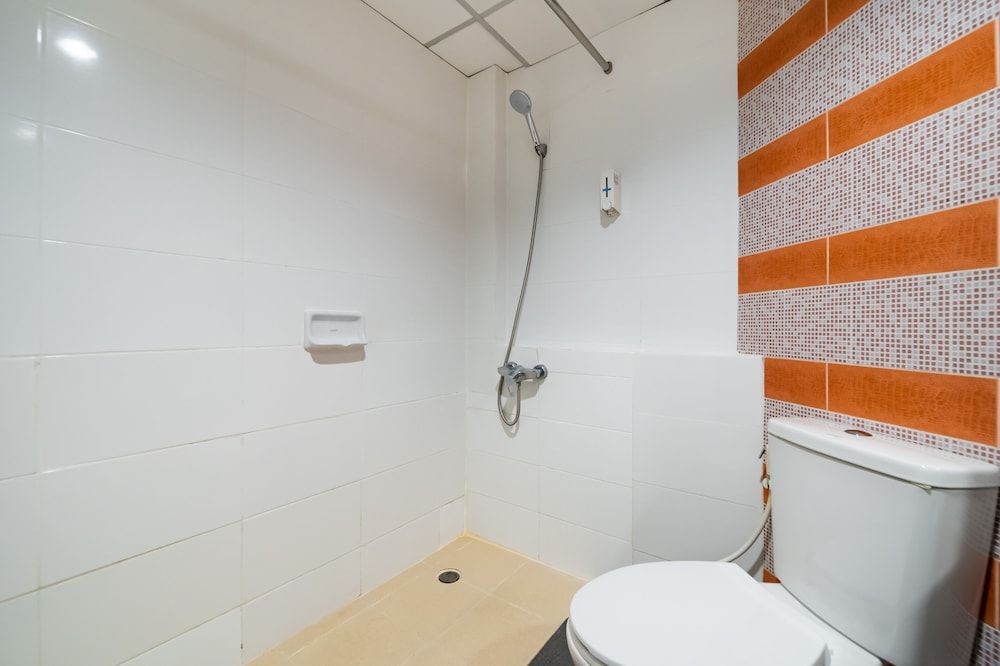 Bella Express Standard Room 8