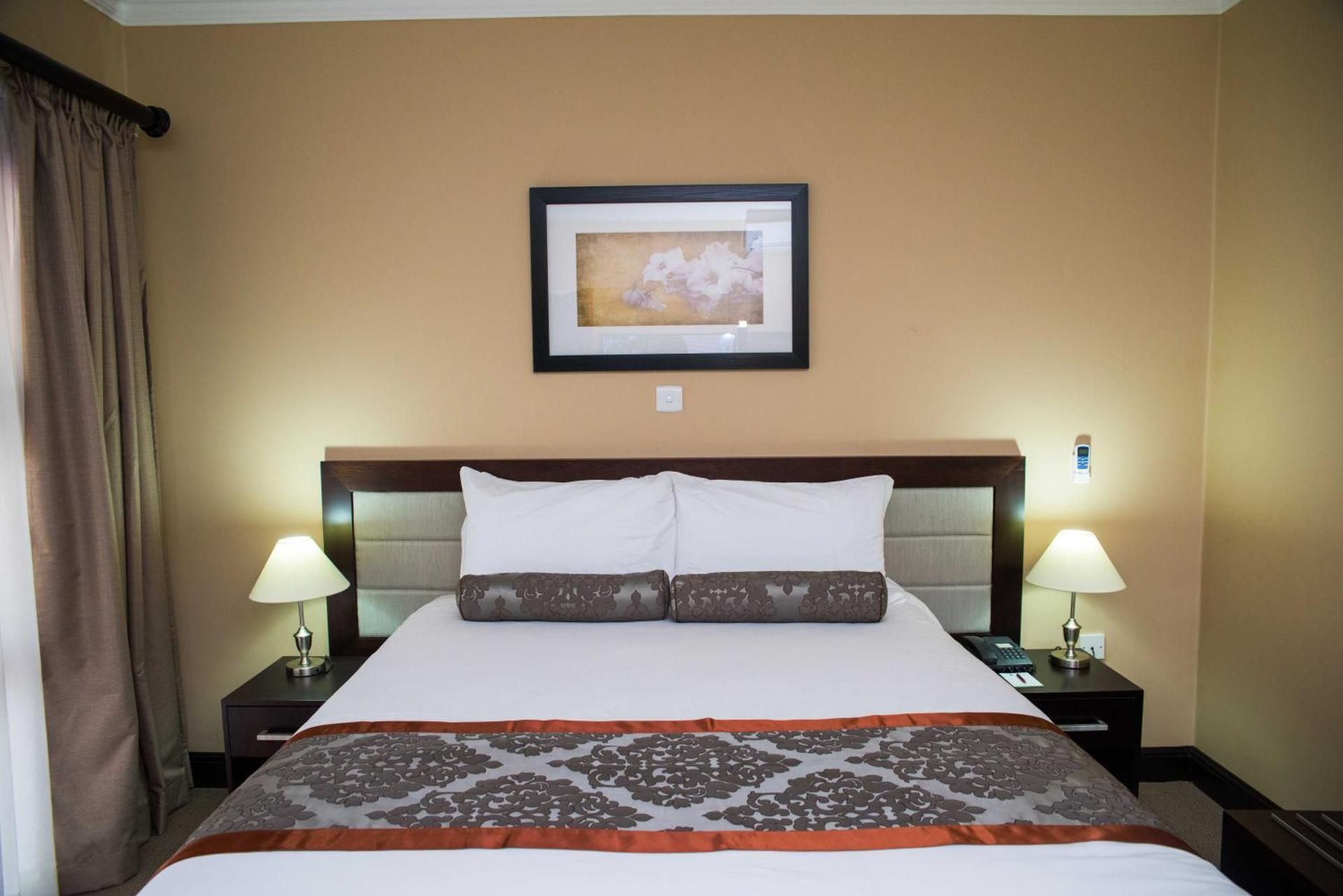 Sunbird Lilongwe Deluxe Room Queen 2