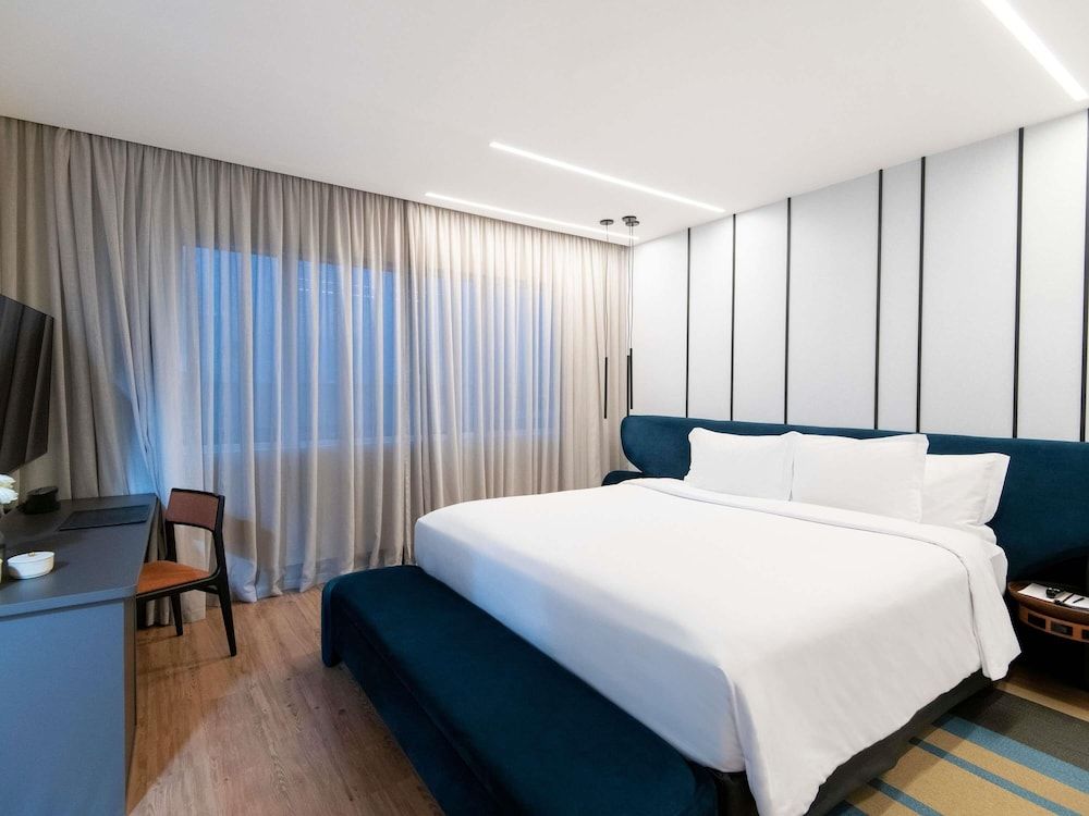 Family Suite, 1 King Bed, Bathtub