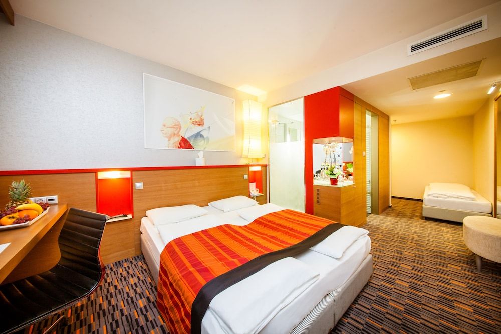 Royal Park Boutique Hotel Standard Double or Twin Room 3