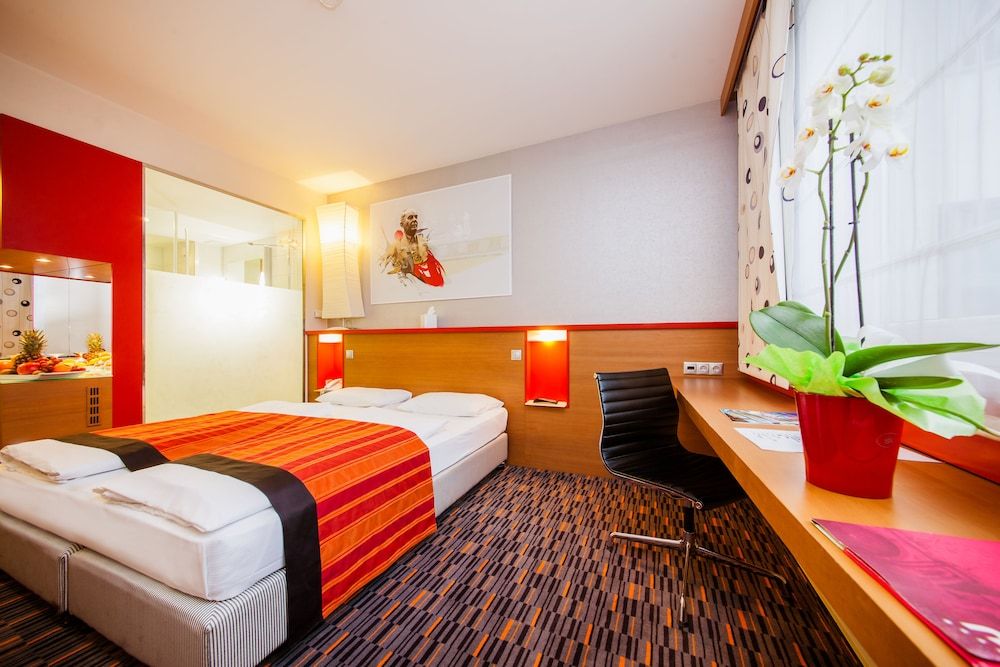 Royal Park Boutique Hotel Standard Double or Twin Room 4