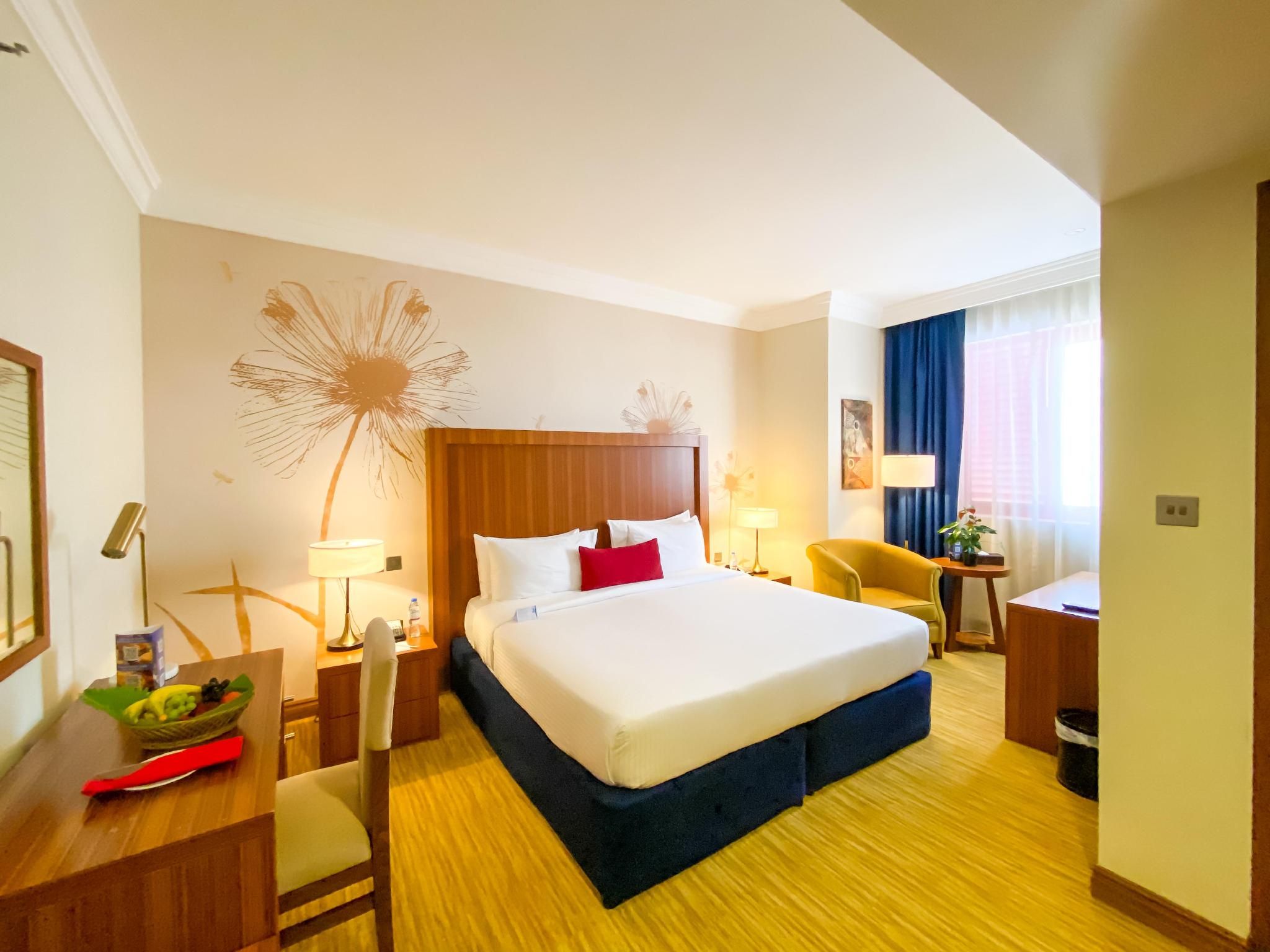 City Seasons Al Hamra Hotel Premium King Room