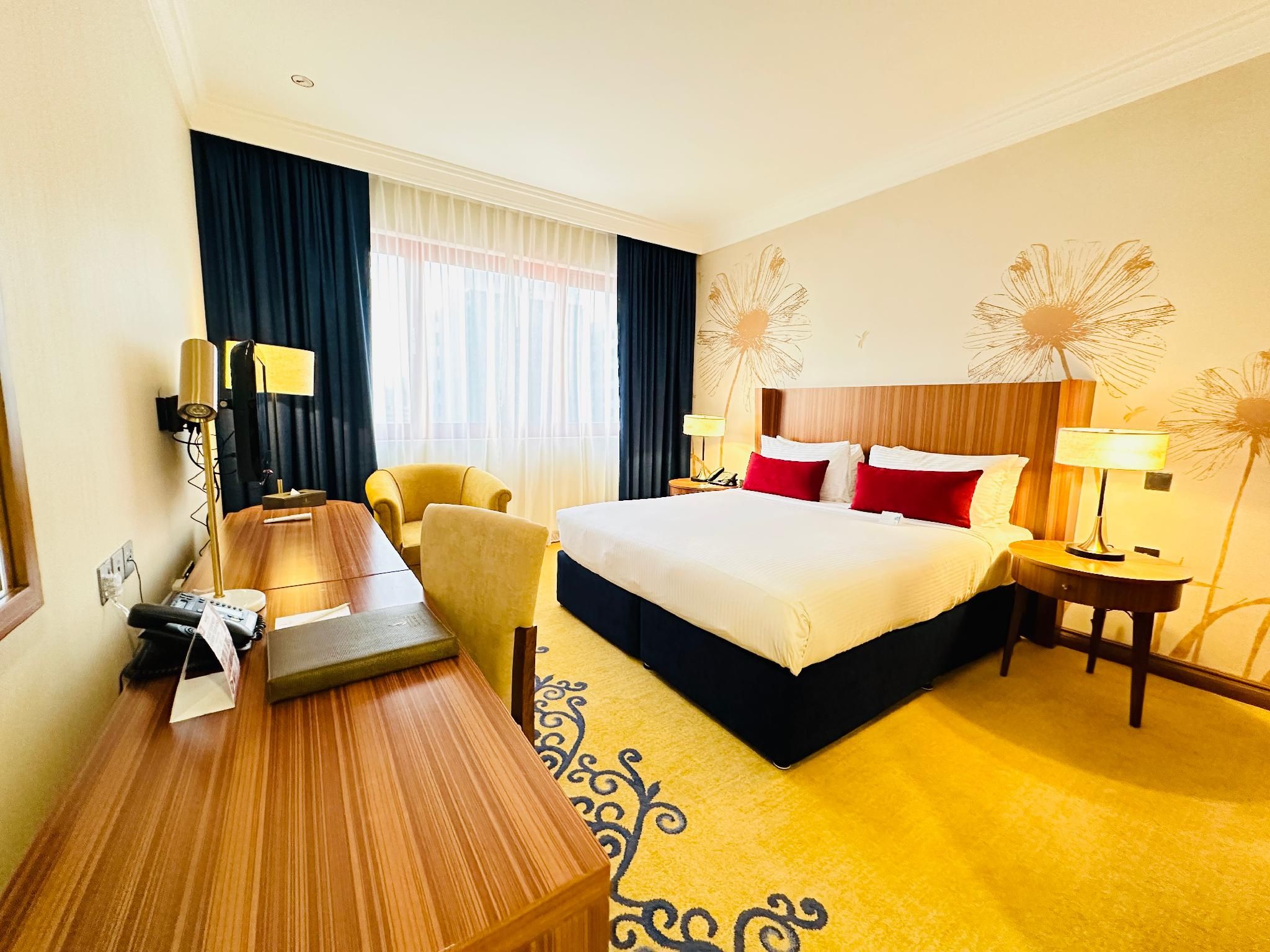 undefined City Seasons Al Hamra Hotel 4
