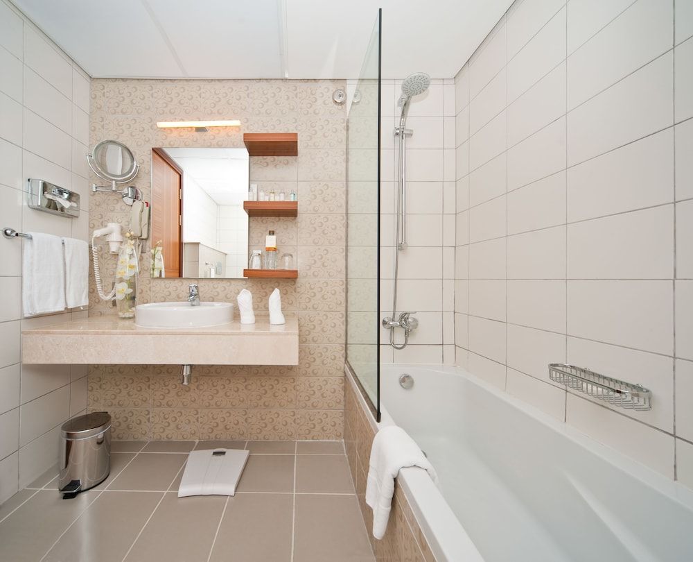 undefined City Seasons Al Hamra Hotel 6