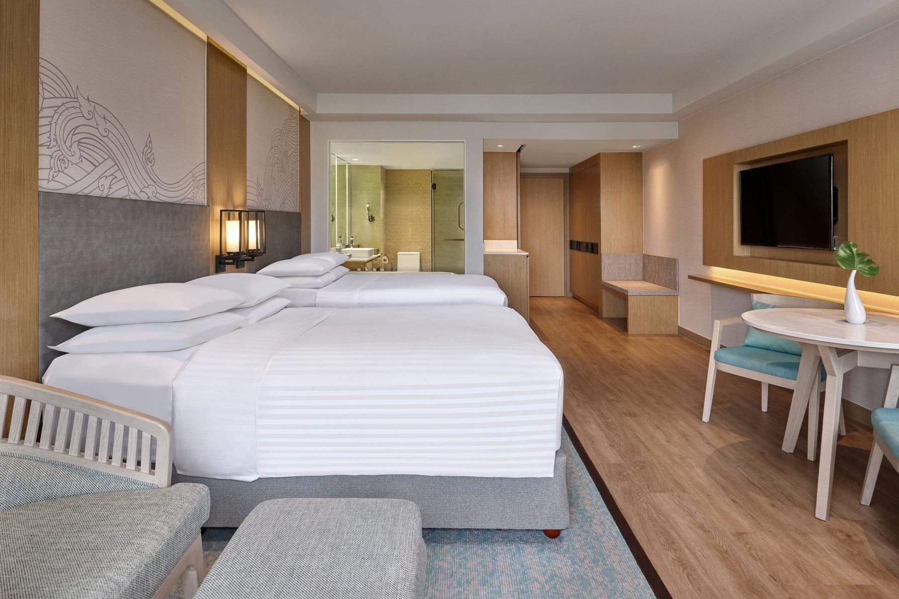 Larger Guest room, 2 Double, Pool view