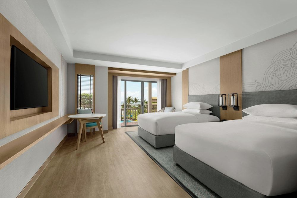 Phuket Marriott Resort & Spa, Merlin Beach Room, 2 Double Beds, Pool View (Larger Guest room, 2 Dbls, Pool view) 5