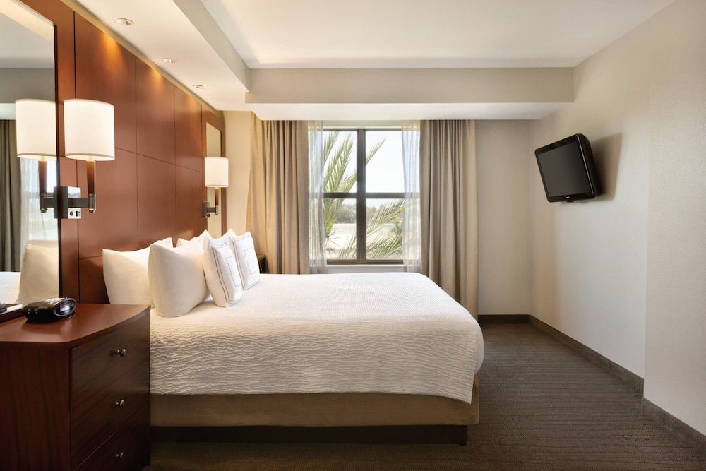Suite, 1 Bedroom (Hearing Accessible)
