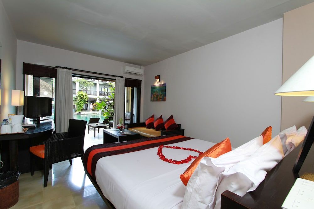 The Lokha Legian Resort & Spa Super Deluxe Double, Pool Access