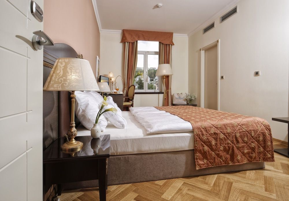 Basic Double Room