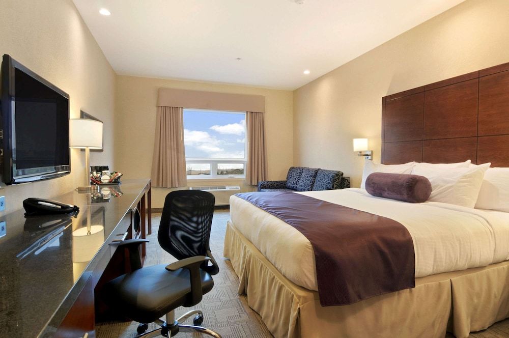 Standard Room, 1 Queen Bed, Accessible