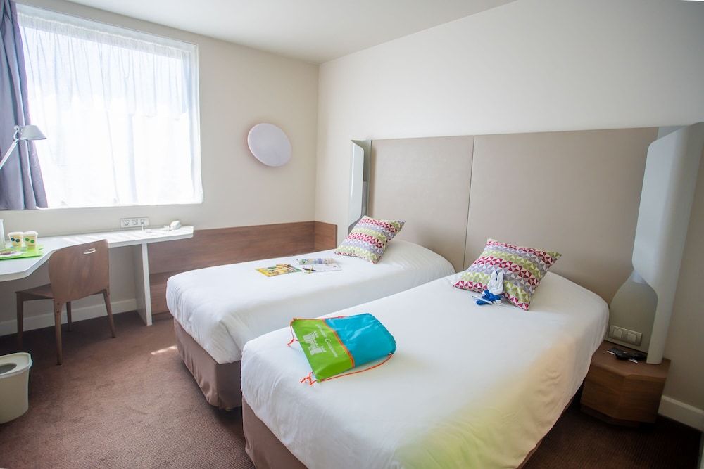 Campanile Carcassonne Est La Cite Standard Room, 2 Twin Beds