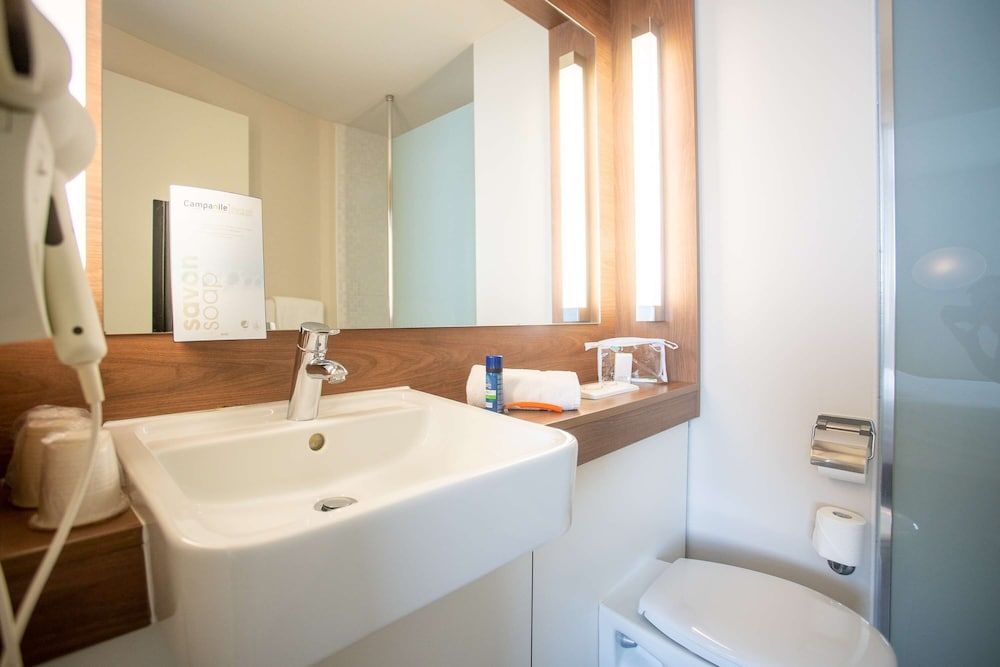 Campanile Carcassonne Est La Cite Standard Room, 2 Twin Beds 7