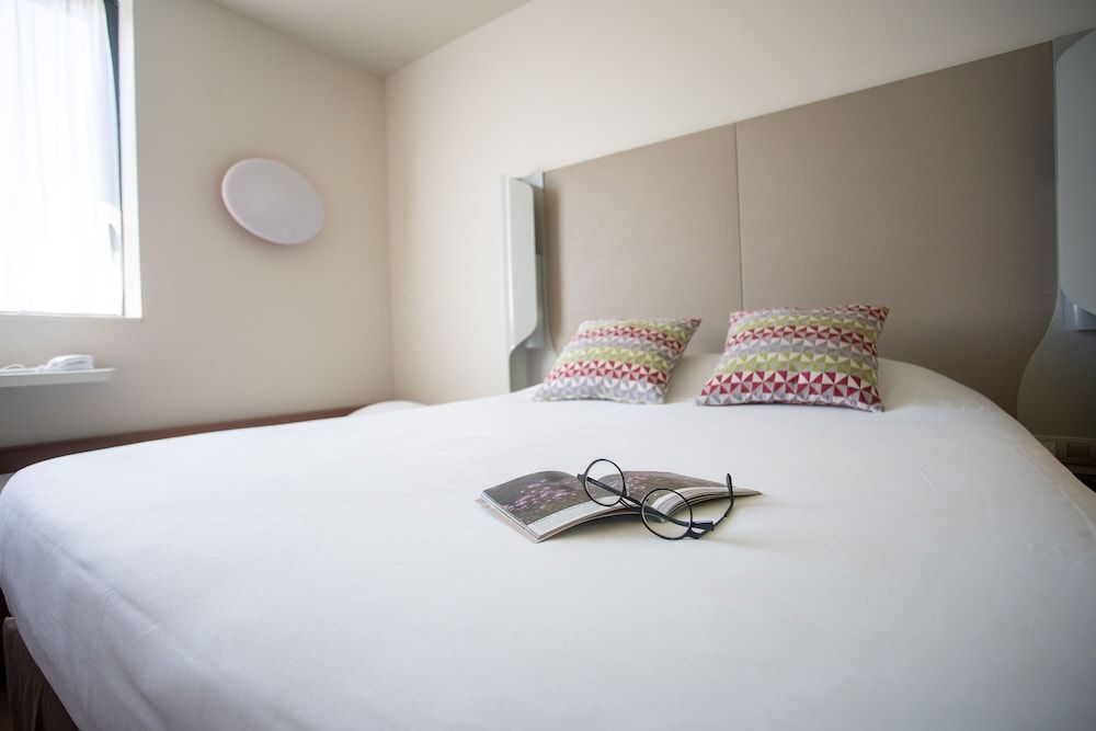 Campanile Carcassonne Est La Cite Standard Room, Multiple Beds 2