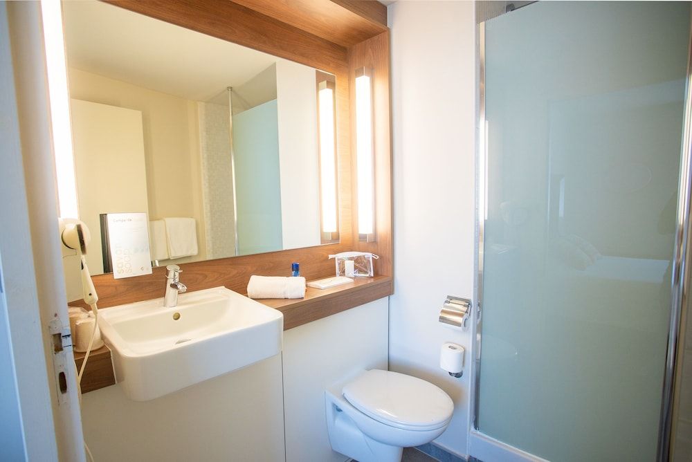 Campanile Carcassonne Est La Cite Standard Room, Multiple Beds 8