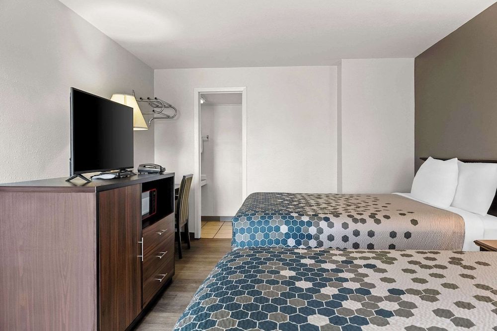 Standard Room, 2 Queen Beds, Non Smoking