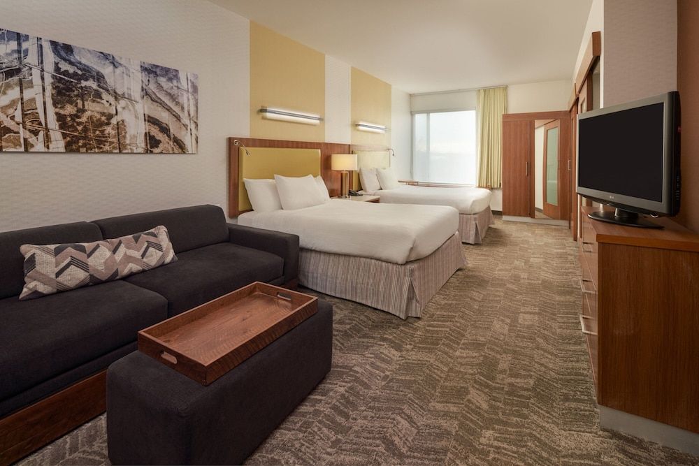 Suite, 2 Queen Beds (Hearing Accessible)