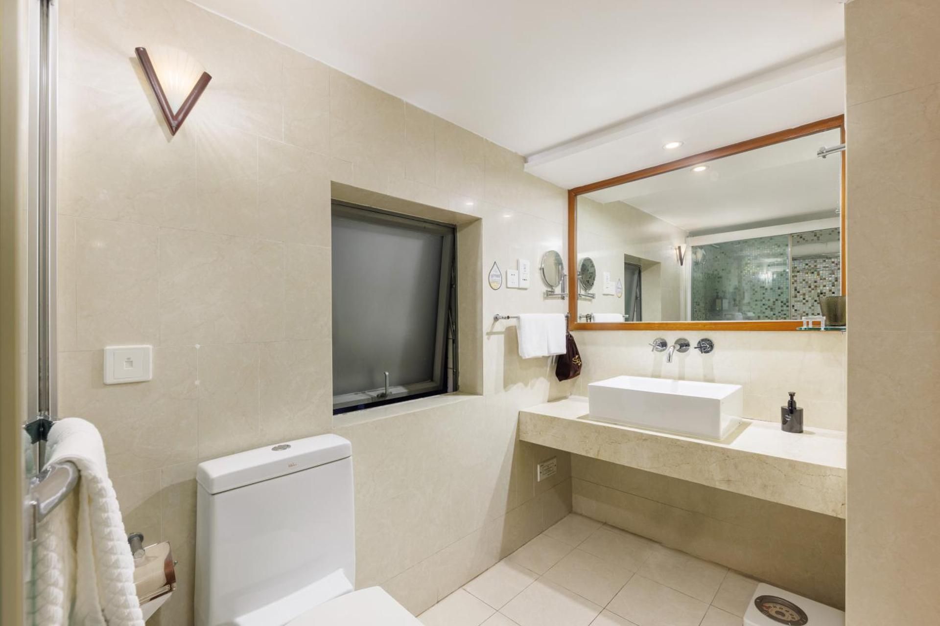 Deluxe Duplex Twin Room