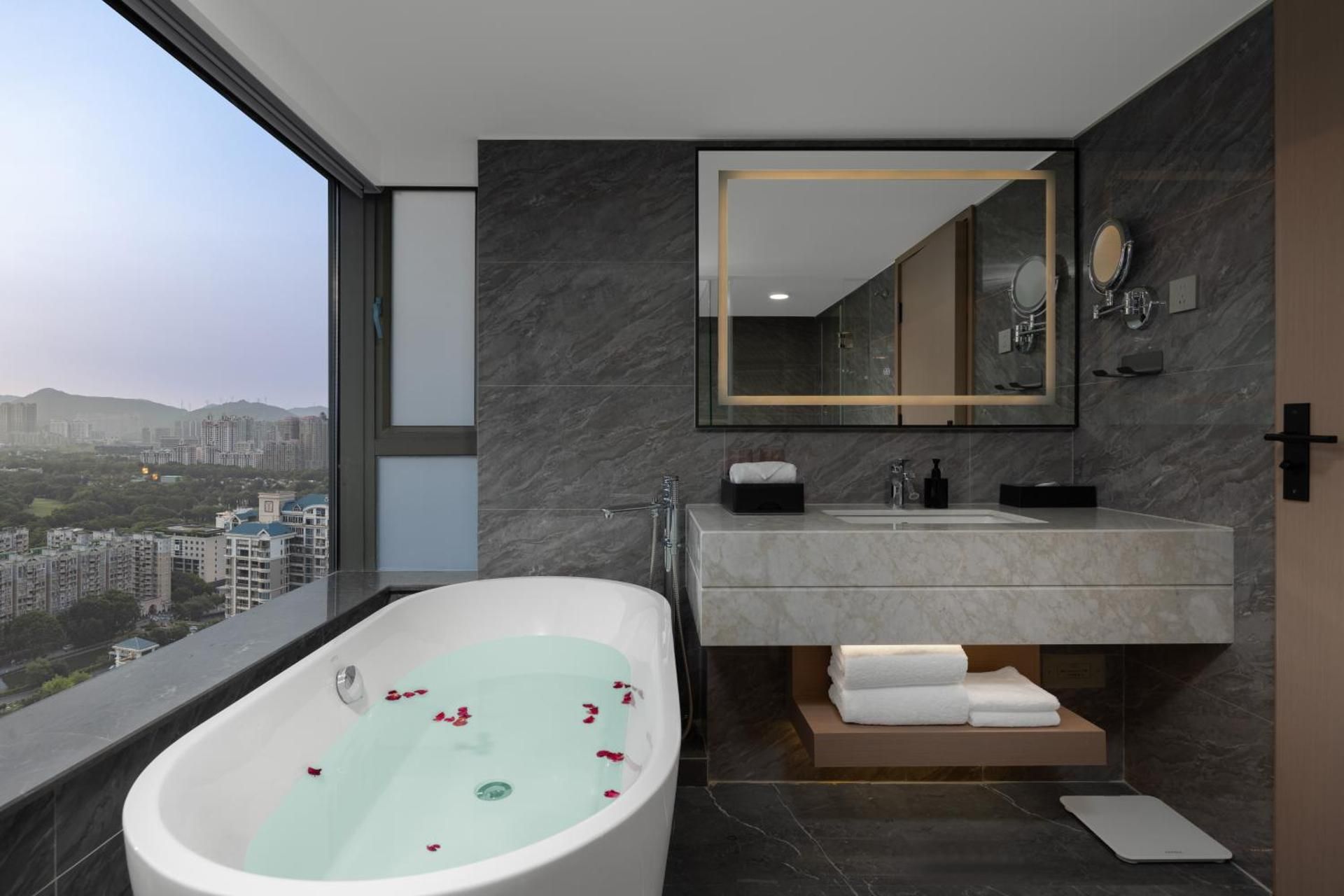 Scene City View Room