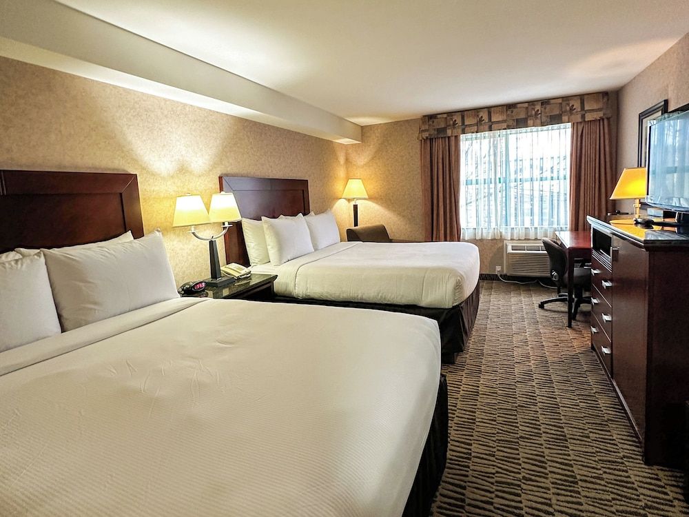 undefined Prestige Aberdeen Lodge Kamloops 2