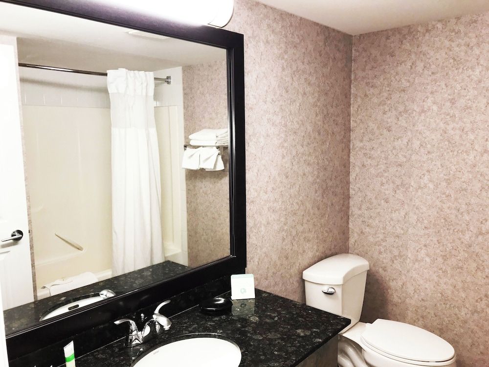 undefined Prestige Aberdeen Lodge Kamloops 4