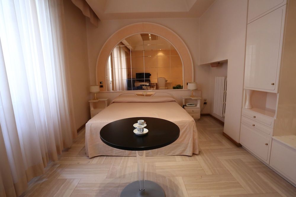 Hotel Europa Suite, 1 Double Bed 6