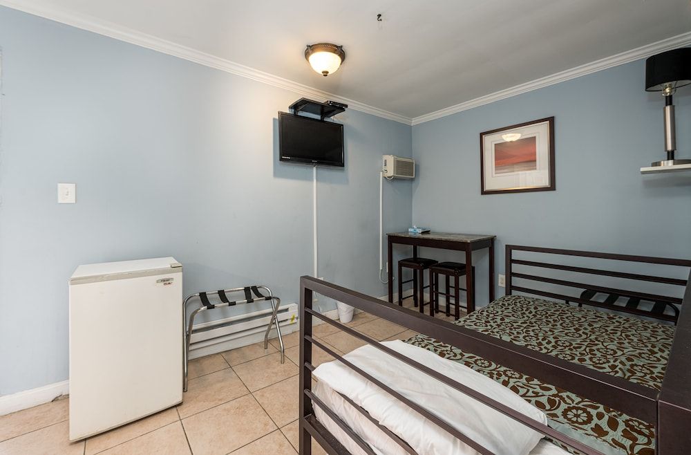 Boardwalk Hotel Charlee & Beach House Rentals Suite, 1 Bedroom 7