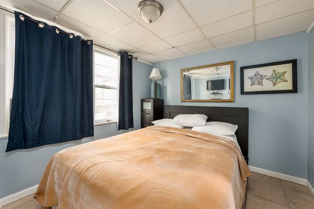 Boardwalk Hotel Charlee & Beach House Rentals Suite, 2 Bedrooms 2