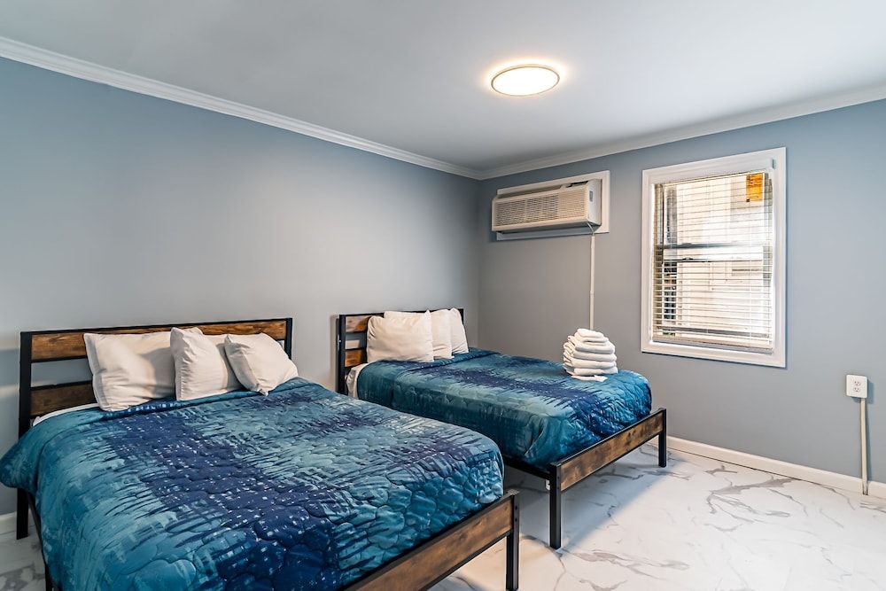 Boardwalk Hotel Charlee & Beach House Rentals Suite, 1 Bedroom 5