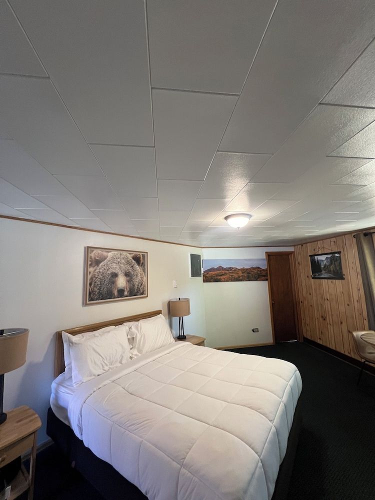 Lone Eagle Lodge Standard Room, 1 Queen Bed Non Smoking 2