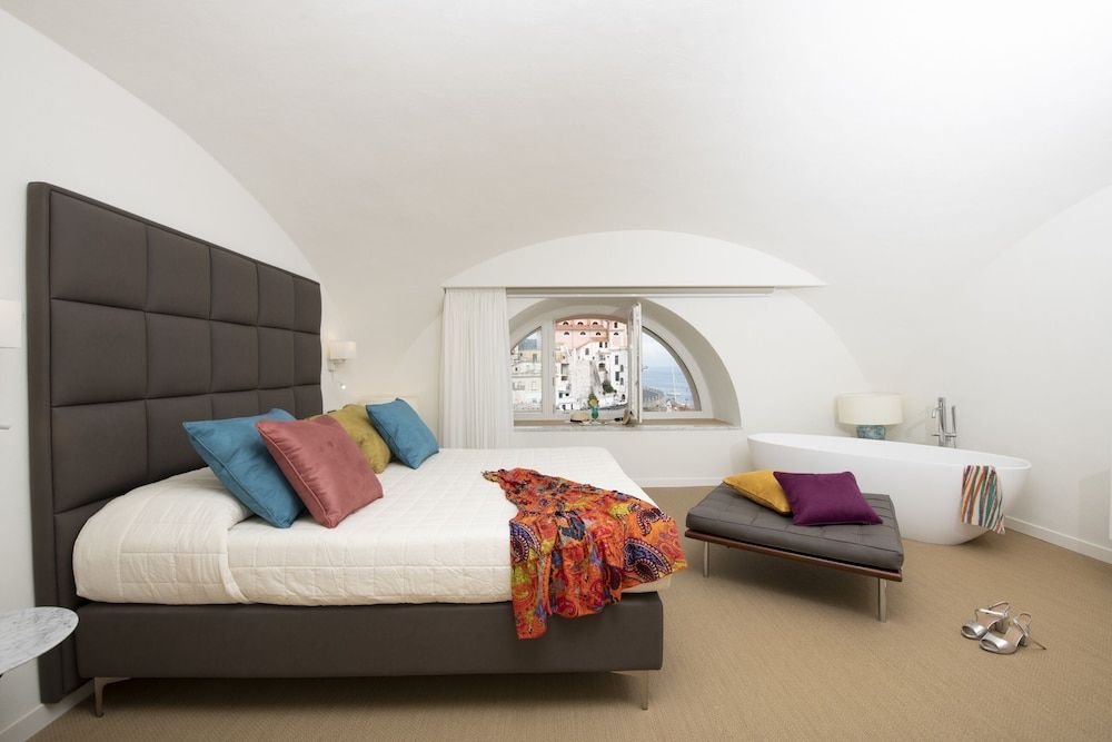 Deluxe Double Room, Bathtub, City View