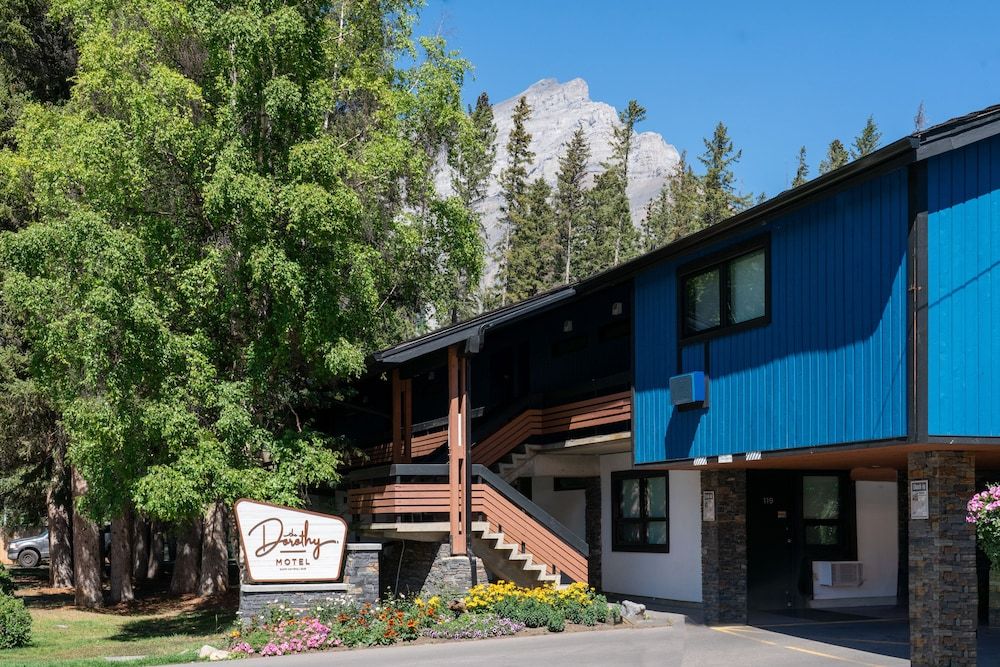 undefined The Dorothy Motel 8