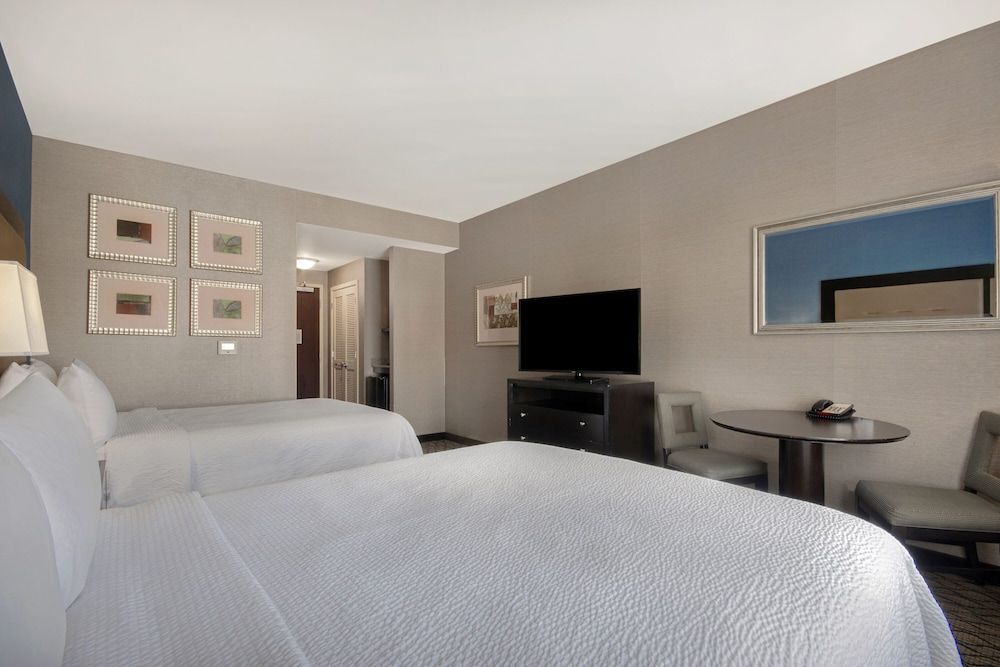 Standard Room, 2 Queen Beds, Accessible (Mobility)