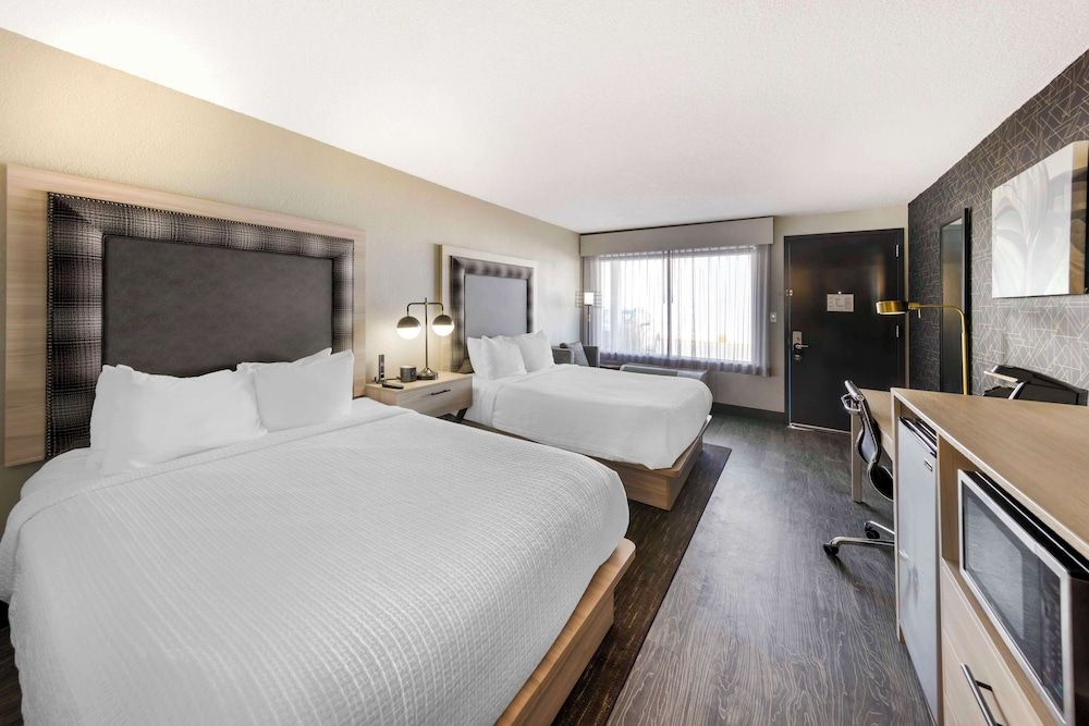 Standard Room, 2 Queen Beds, Non Smoking, Refrigerator & Microwave (Pet Friendly)
