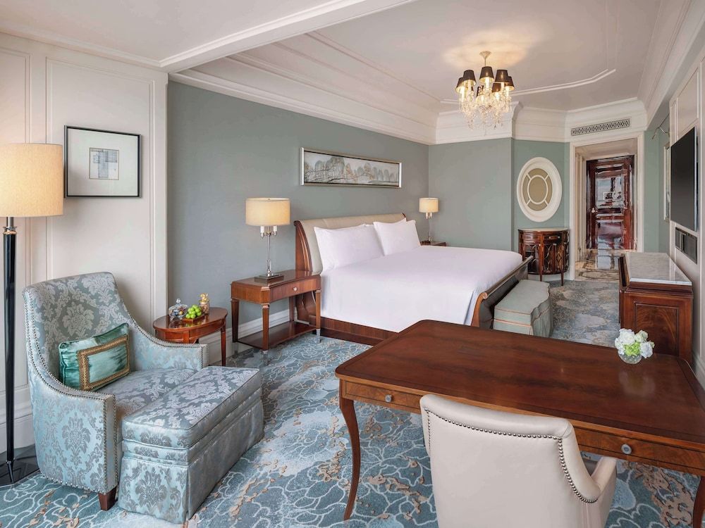 Waldorf Astoria Shanghai on the Bund King Deluxe Room
