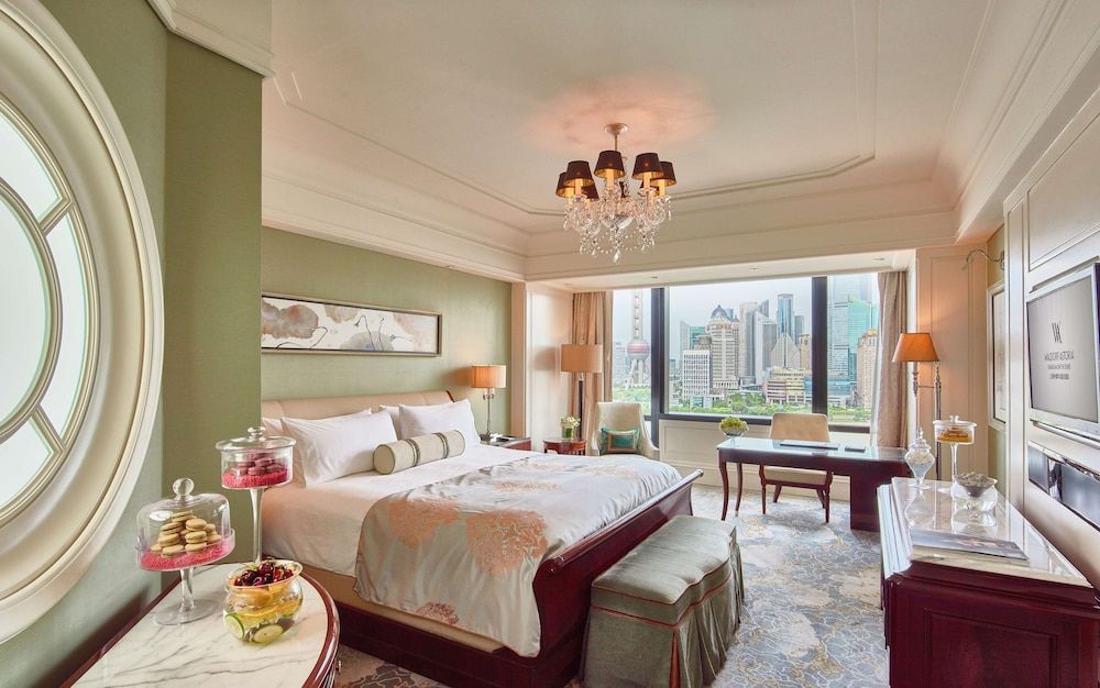 Premium Panorama River View Room King Bed