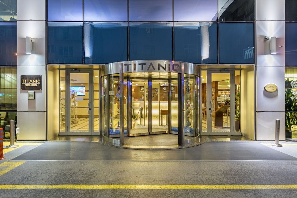 undefined Titanic Port Bakirkoy 3