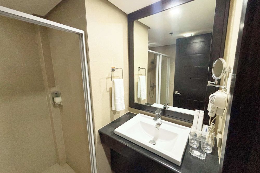 The Muse Hotel Boracay Standard King Room 5