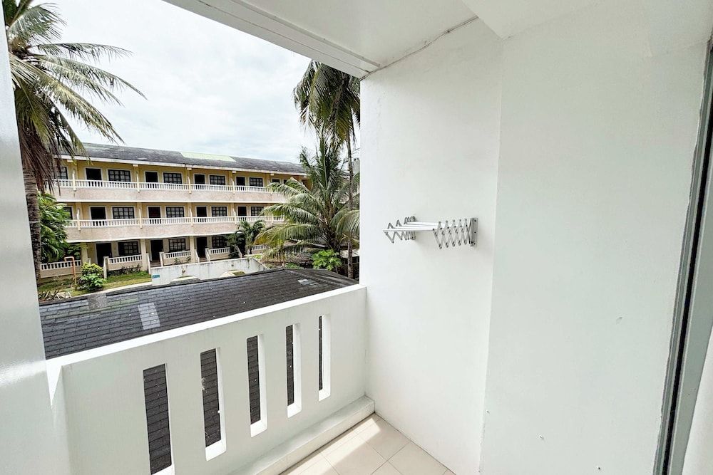 The Muse Hotel Boracay Deluxe Twin Room 9