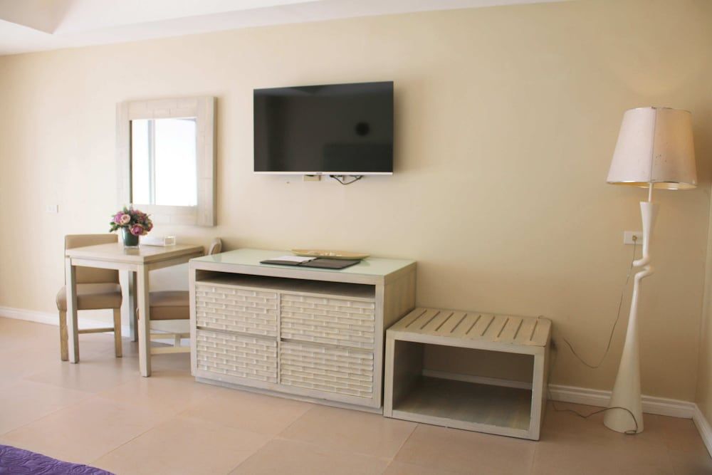 The Muse Hotel Boracay Premier Seaview Twin 17